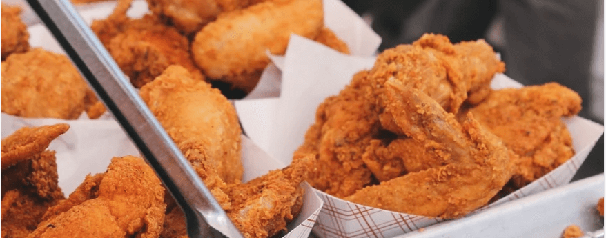 Makan gorengan bisa menyebabkan kanker. Baca penyebab kanker lainnya di asuransinow.com