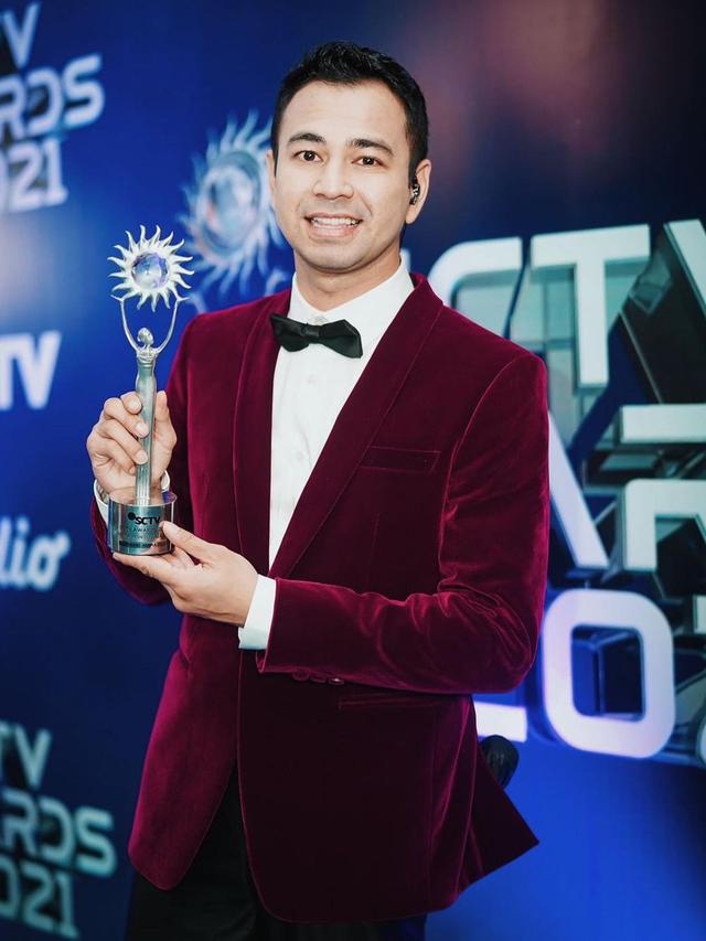 Raffi Ahmad menang SCTV Awards 2021 (sumber instagram.com)